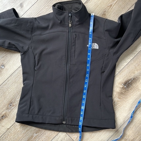 The North Face Women's Black Apex Bionic Softshell Jacket - Picture 12 of 12